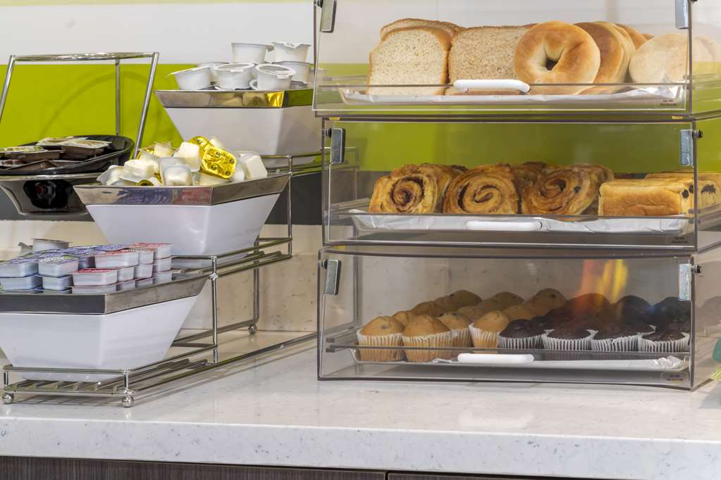 Фото Best Western Plus Gardena Inn & Suites