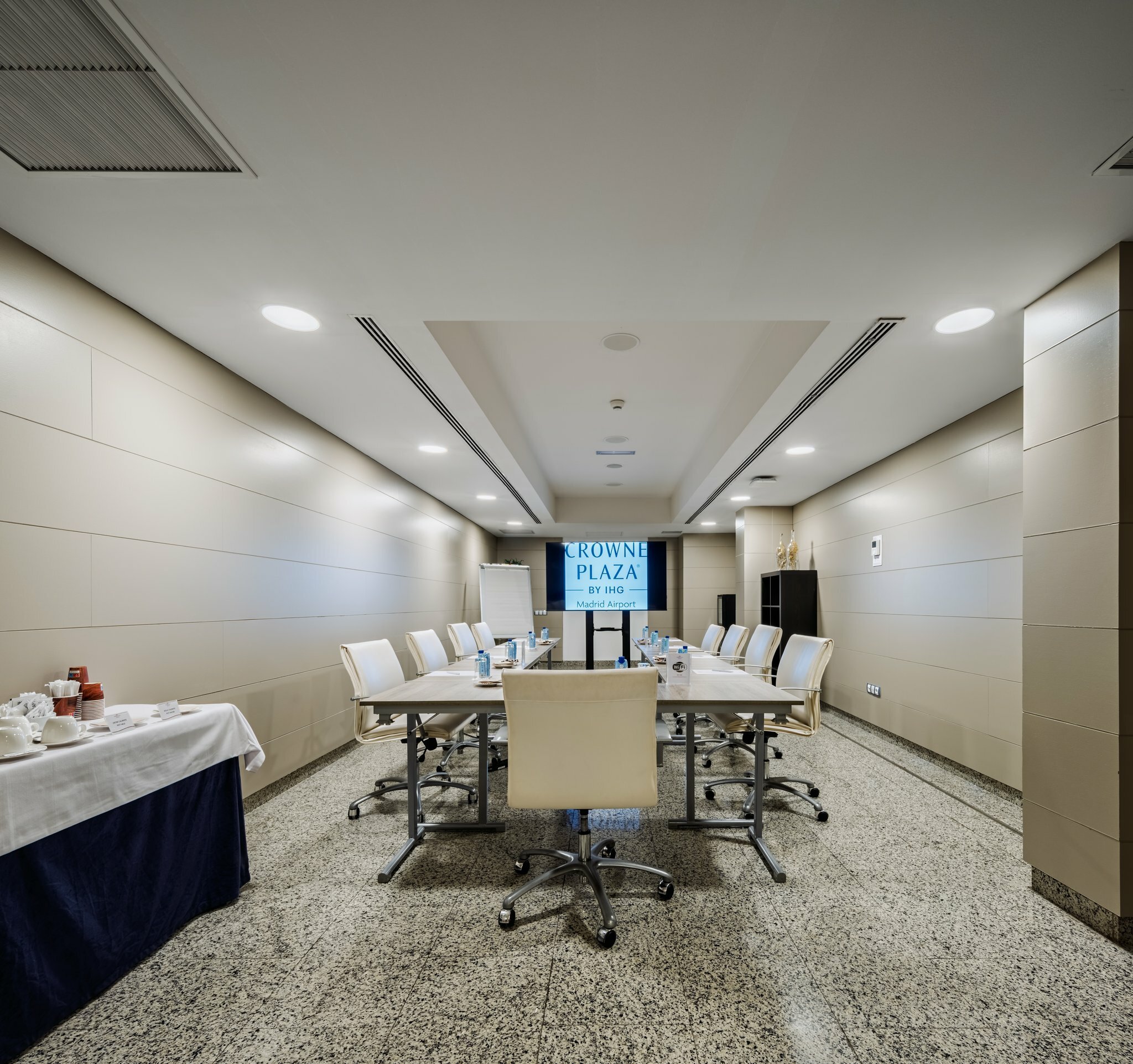 Фото Crowne Plaza Madrid Airport, an Ihg Hotel
