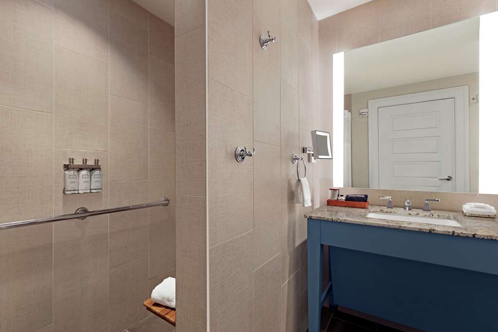 Фото The Harpeth Franklin Downtown, Curio Collection by Hilton