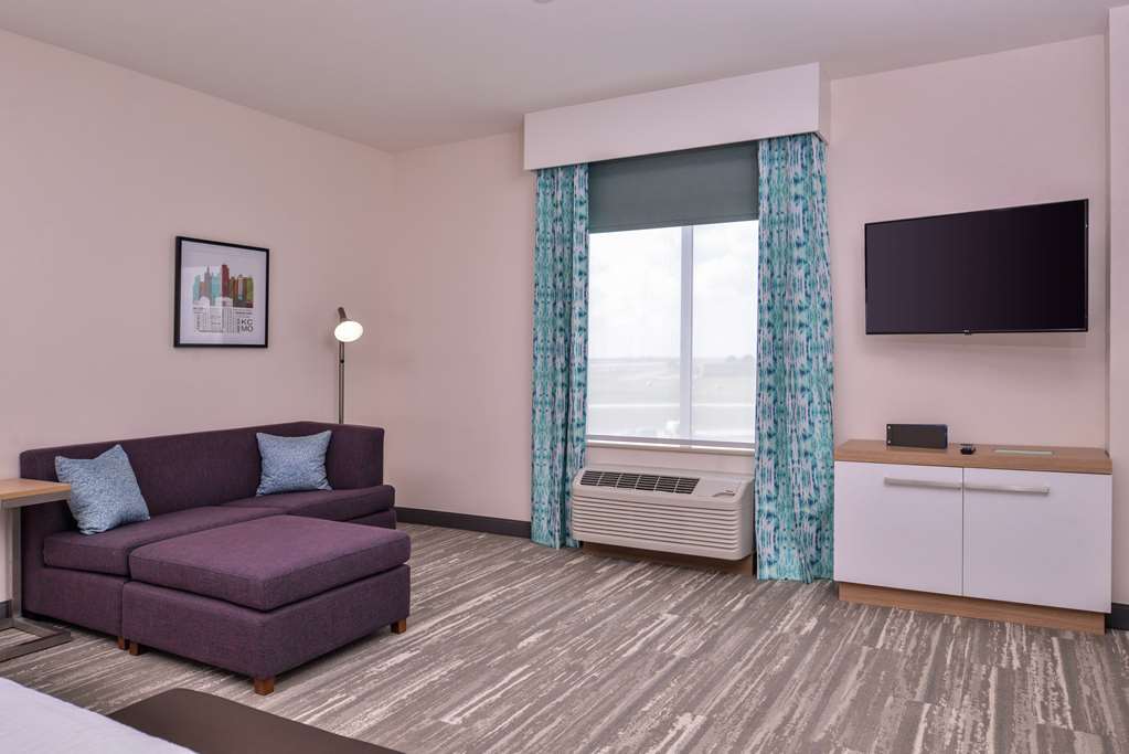 Фото Hilton Garden Inn Kansas City Airport