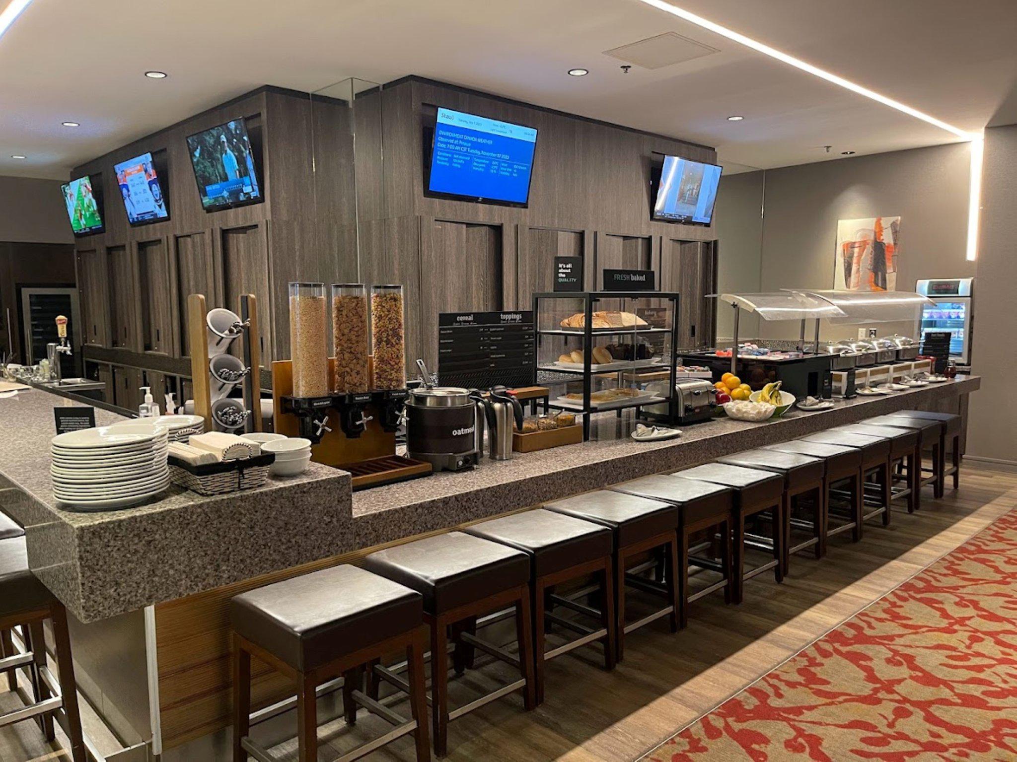 Фото Holiday Inn Winnipeg-South by ihg
