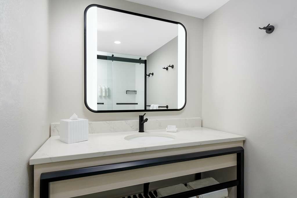 Фото Dunes Manor Hotel and Dunes Suites