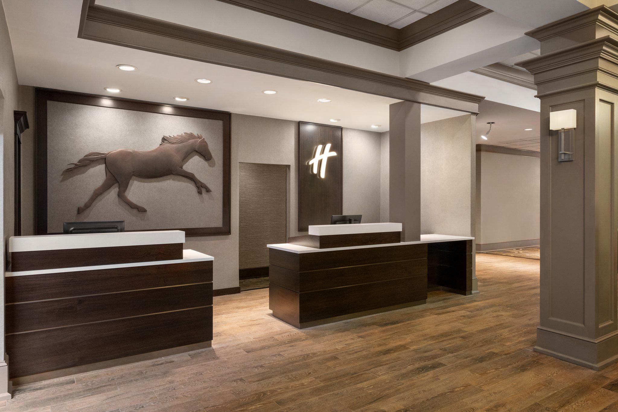 Фото Holiday Inn Saratoga Springs, an Ihg Hotel