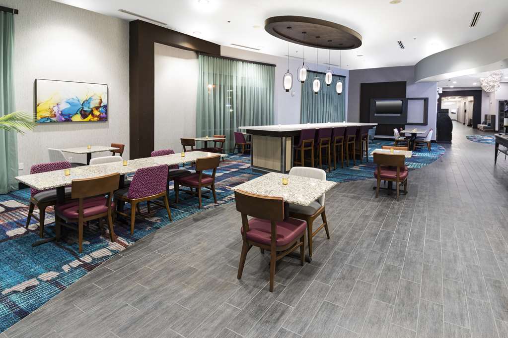 Фото Hampton Inn & Suites Raleigh Downtown