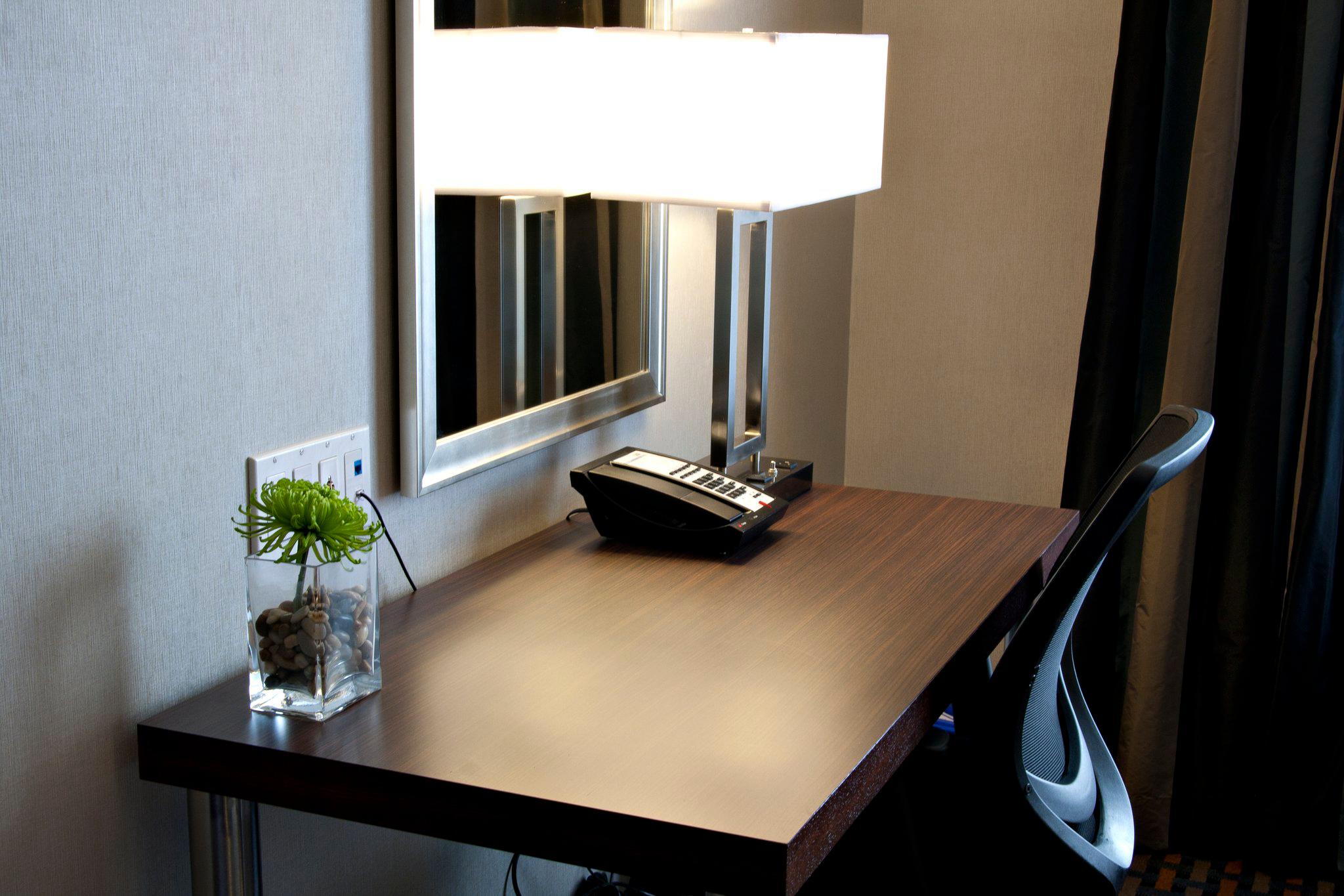 Фото Holiday Inn Express Pembroke