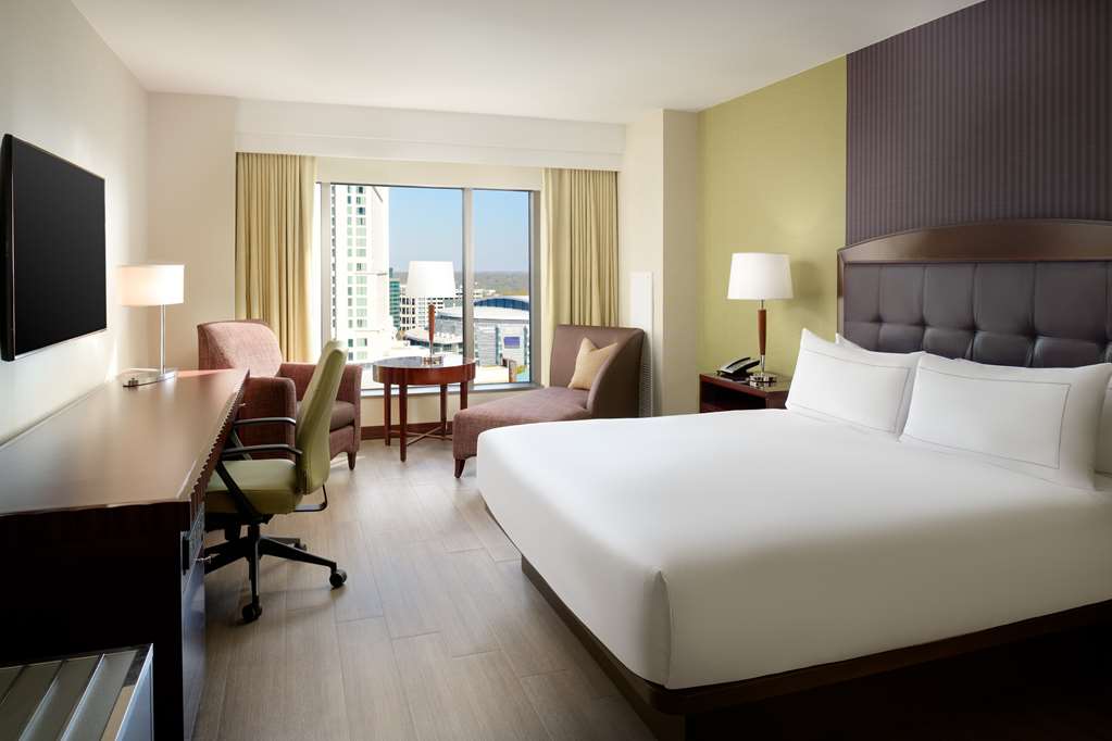 Фото Hilton Charlotte Uptown