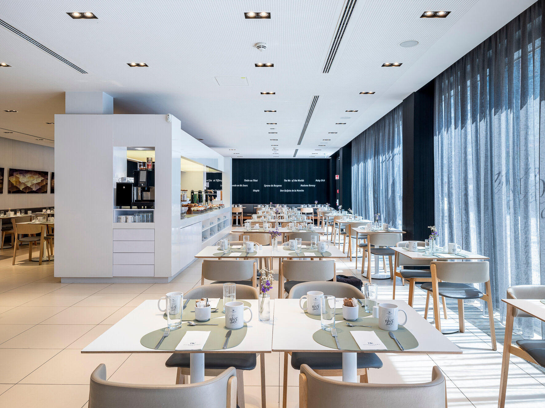 Фото Eurostars Book Hotel