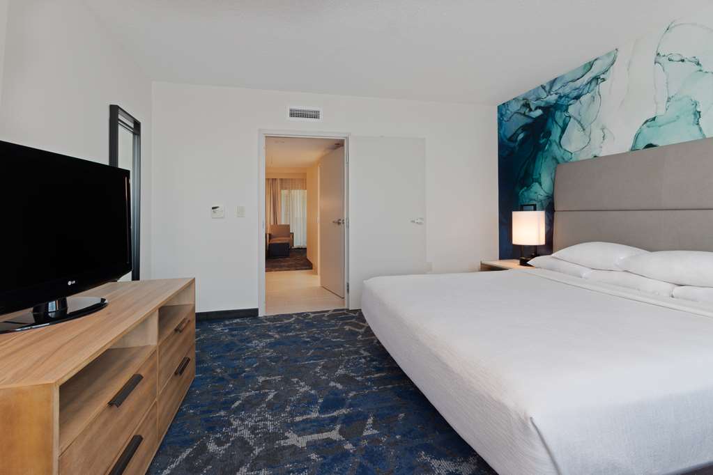 Фото Embassy Suites by Hilton Tampa Usf Near Busch Gardens