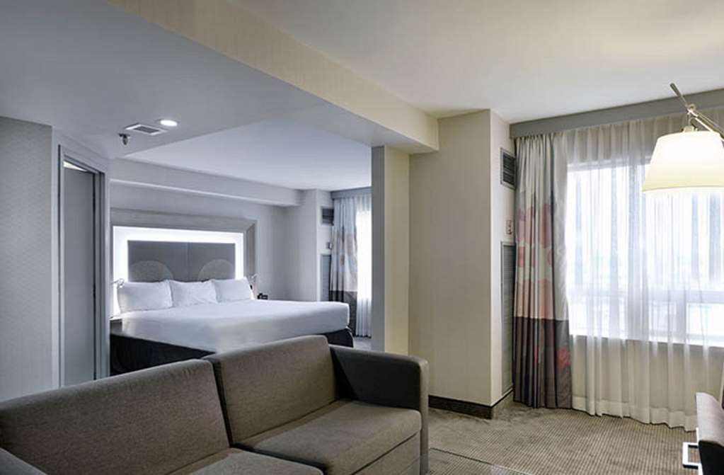 Фото DoubleTree by Hilton Ottawa Downtown