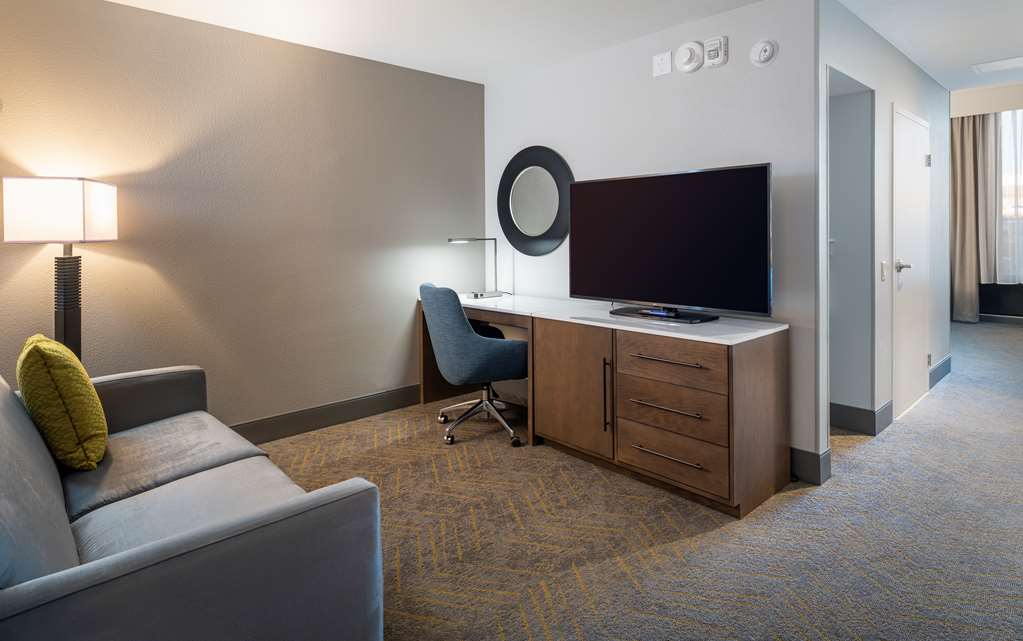 Фото DoubleTree by Hilton Madison East
