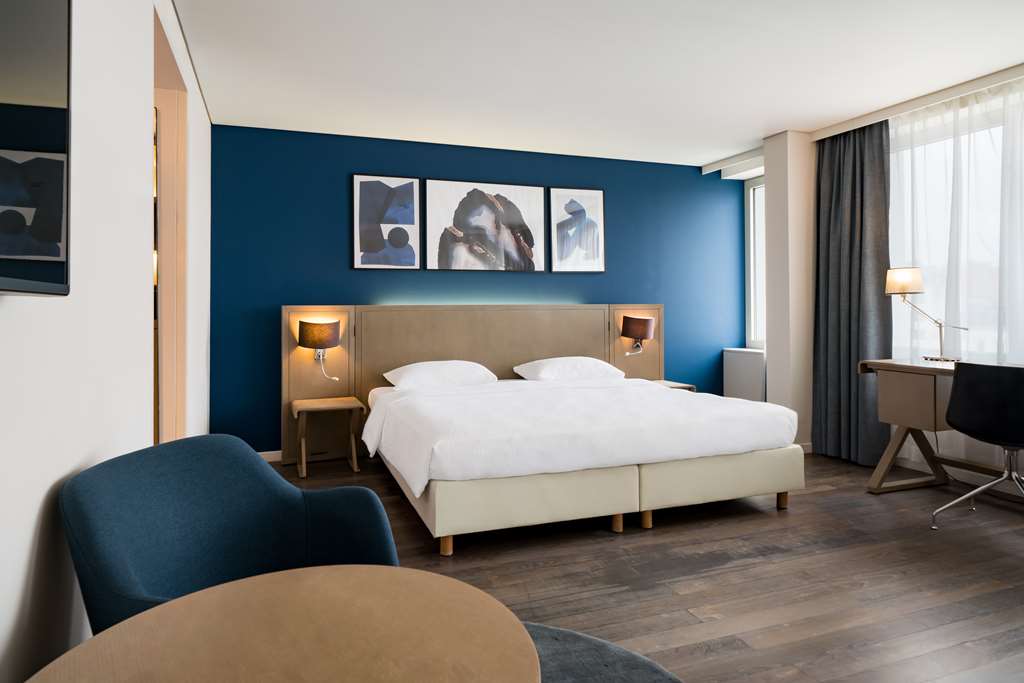Фото Park Inn by Radisson Antwerp City Centre