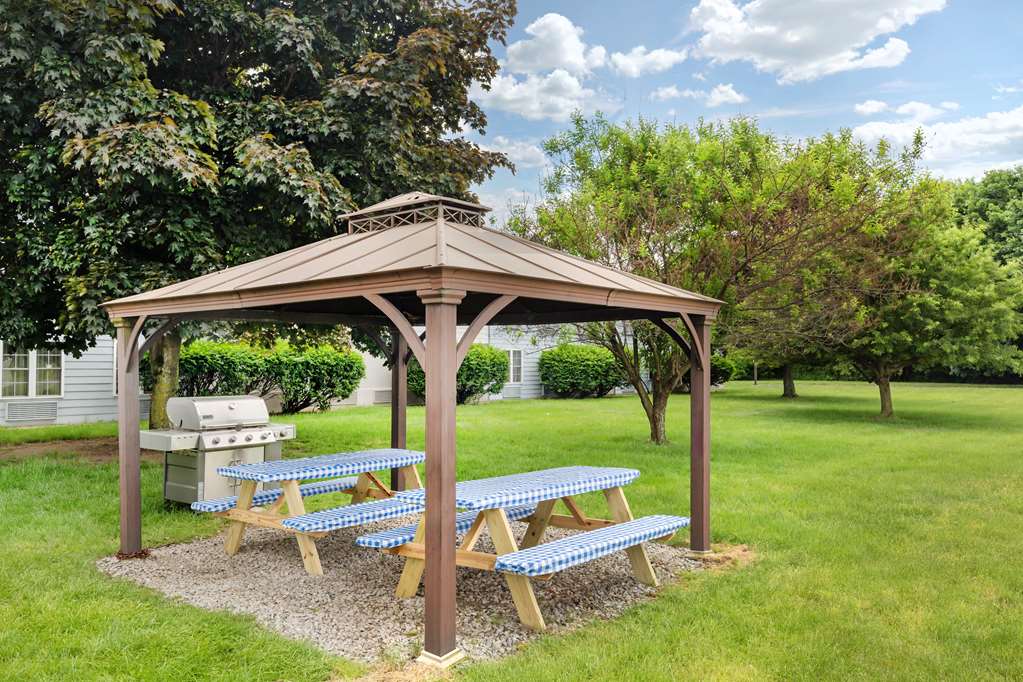 Фото Best Western Hartford Hotel & Suites