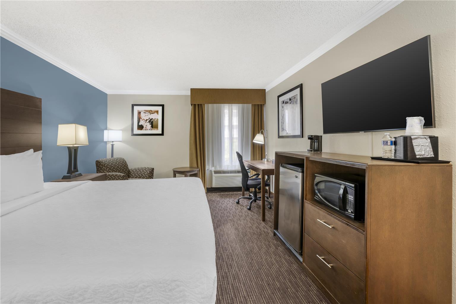 Фото Best Western Airport Albuquerque InnSuites Hotel & Suites