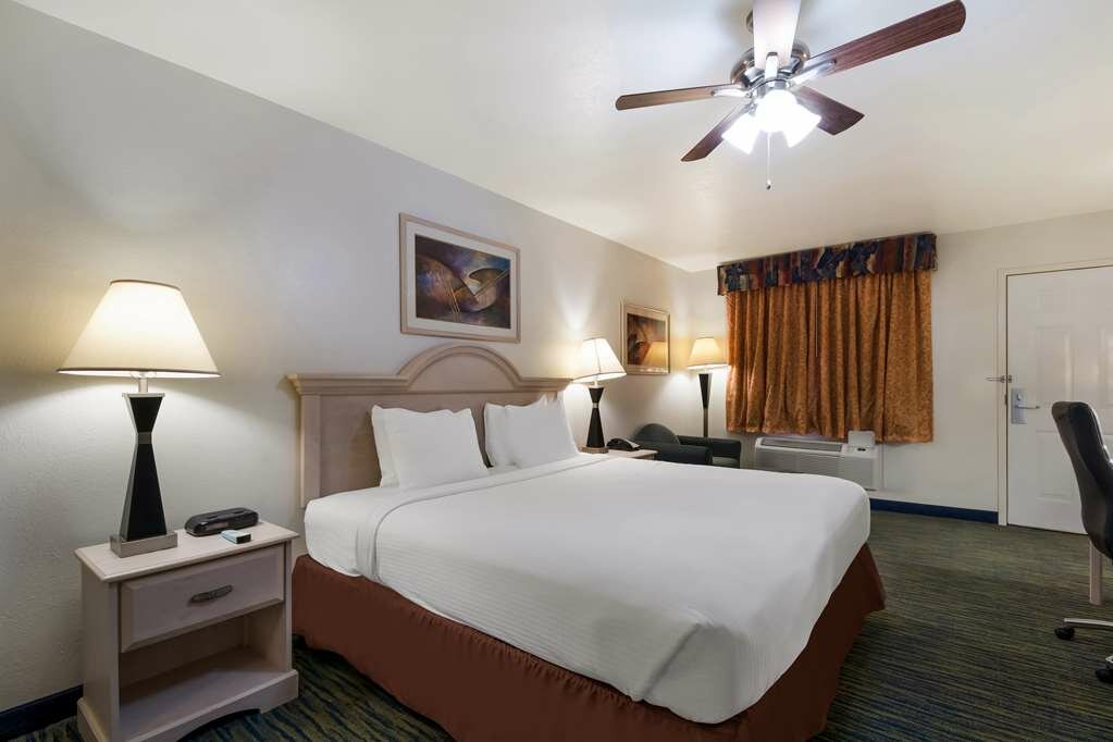 Фото SureStay Hotel by Best Western Falfurrias