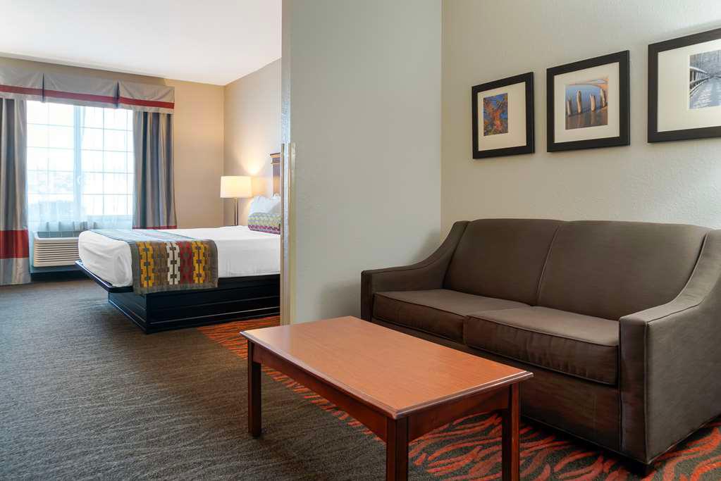 Фото Best Western Executive Inn & Suites