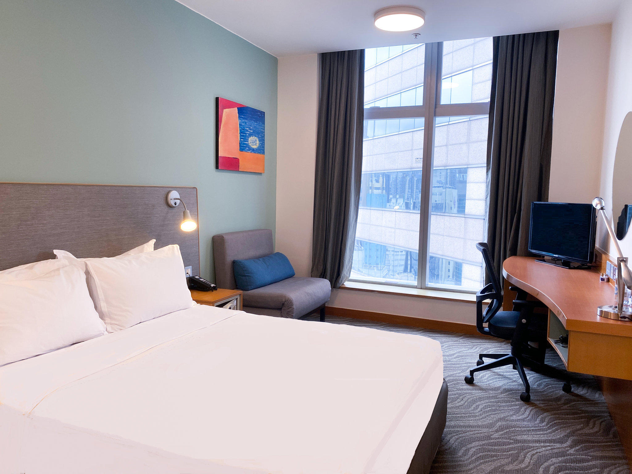 Фото Holiday Inn Express Hong Kong Causeway Bay an Ihg Hotel