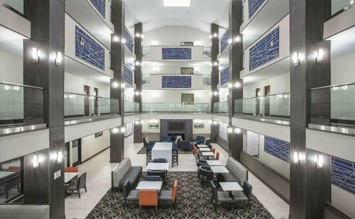 Гостиница La Quinta Inn & Suites by Wyndham Covington в Ковингтоне