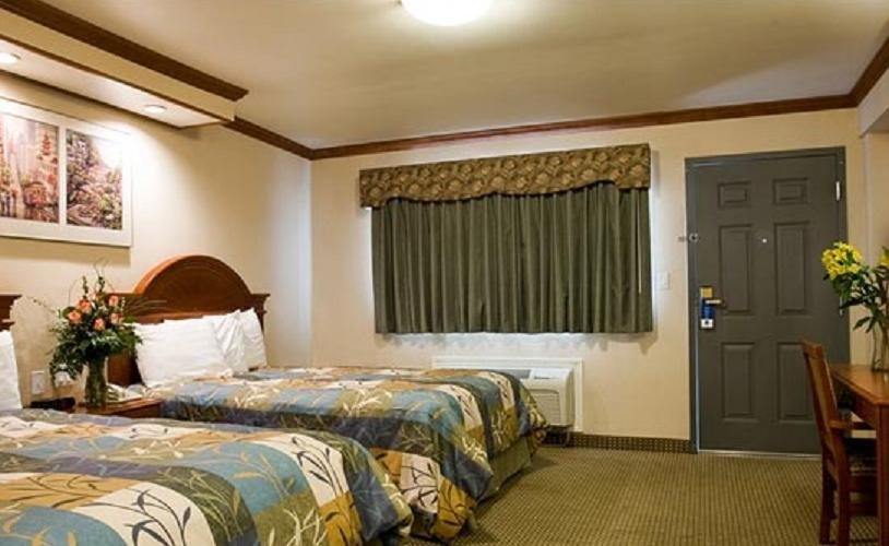 Фото Alexis Park Hotel