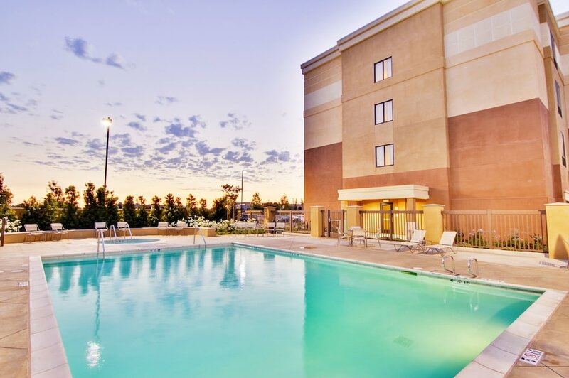 Гостиница SpringHill Suites by Marriott Fresno