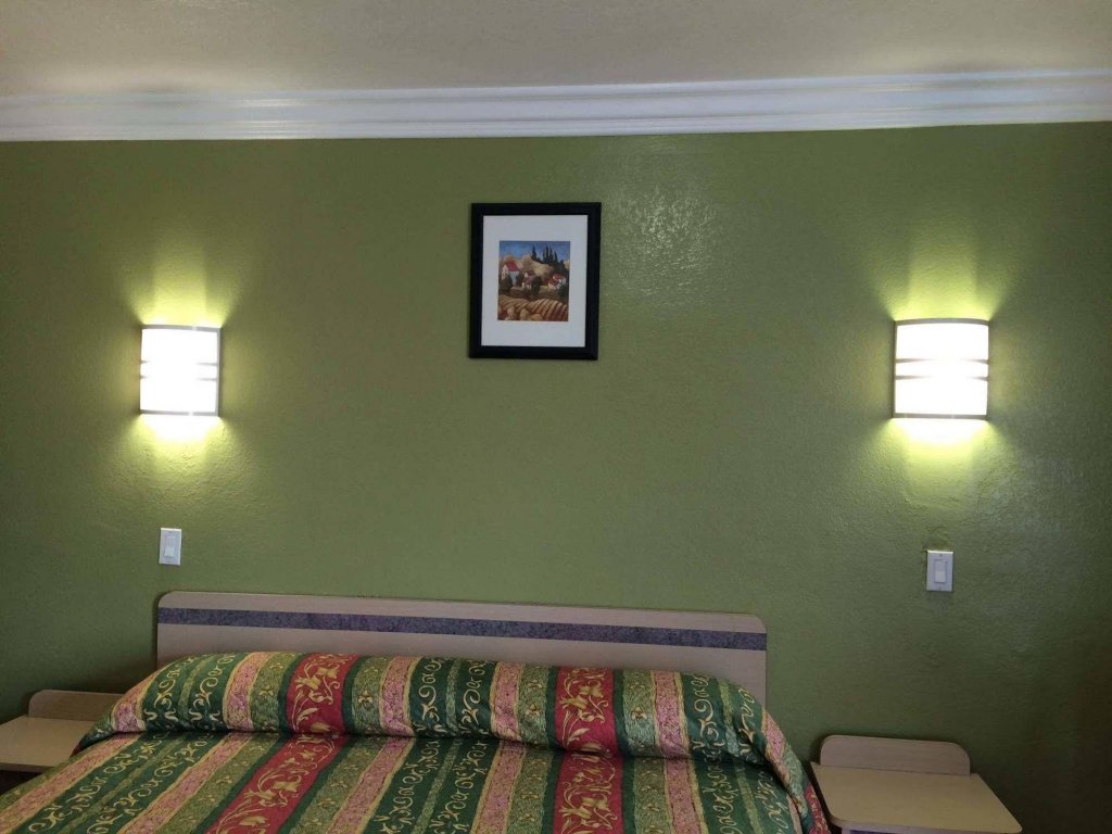 Фото Value Inn Hollywood