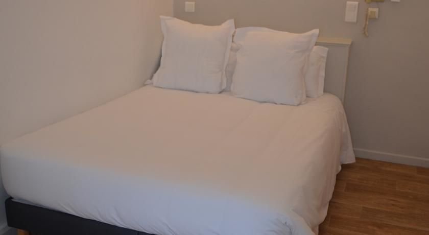 Фото Hôtel Les Corps Saints