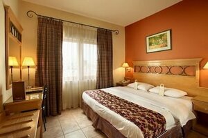 Capri Hotel Suites