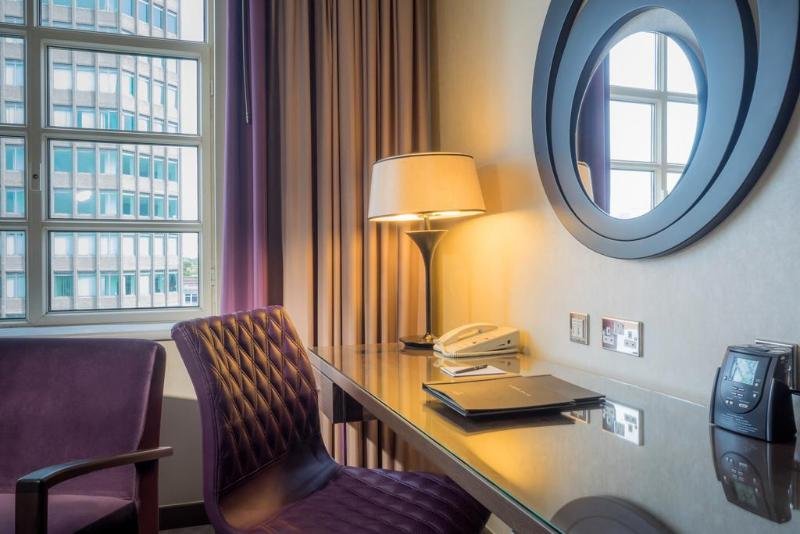 Фото Hilton Cardiff