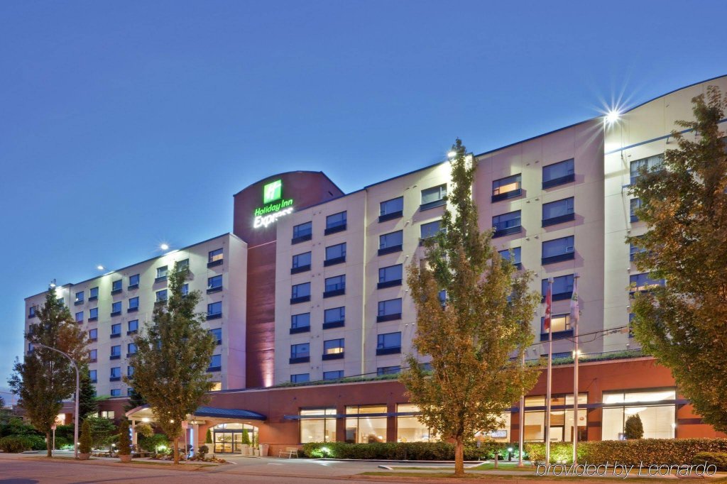 Фото Holiday Inn Express Vancouver Airport Richmond