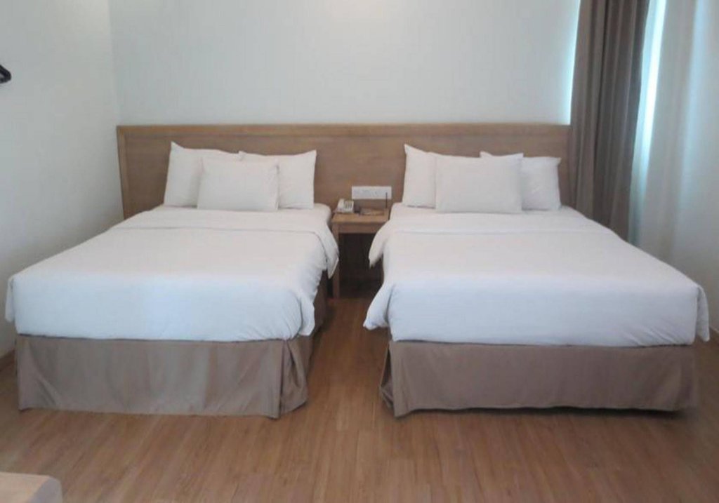 Фото The Explorer