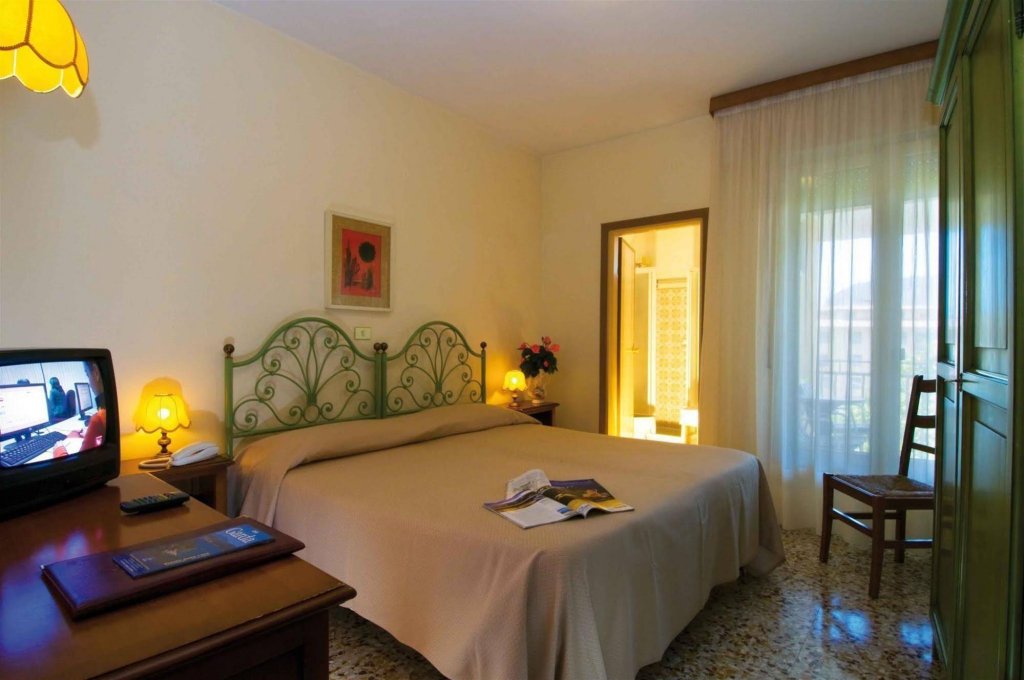 Фото Hotel Bisesti