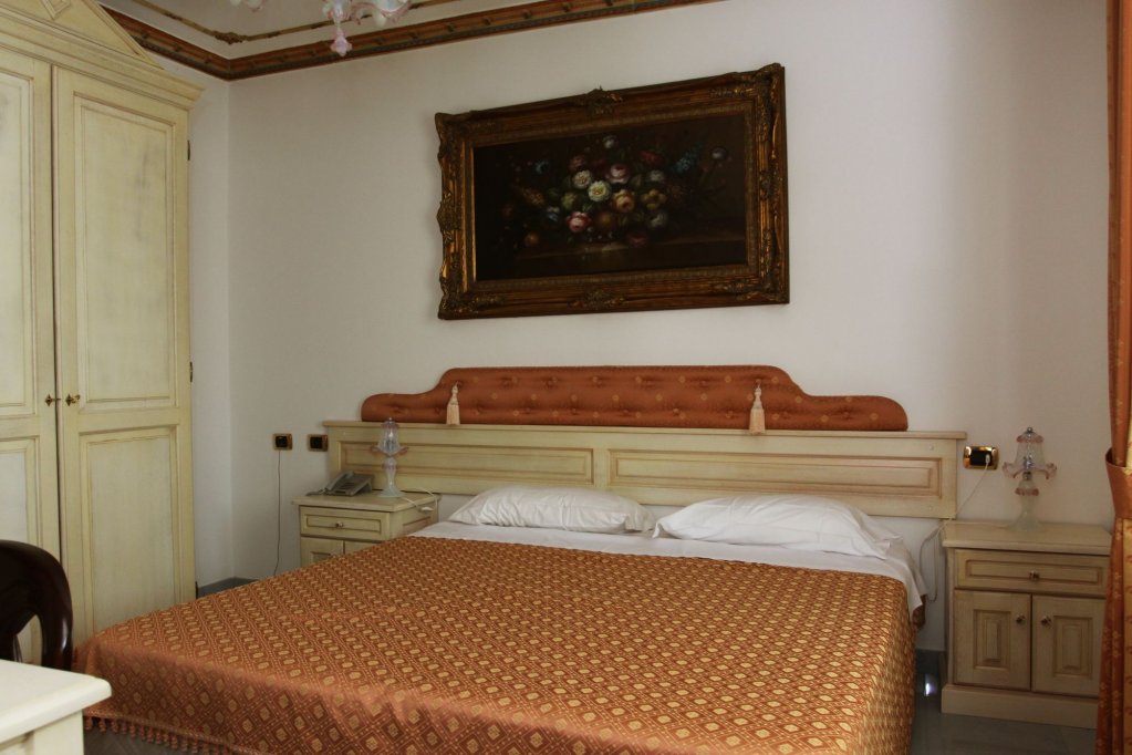 Фото Euro Hotel Iglesias