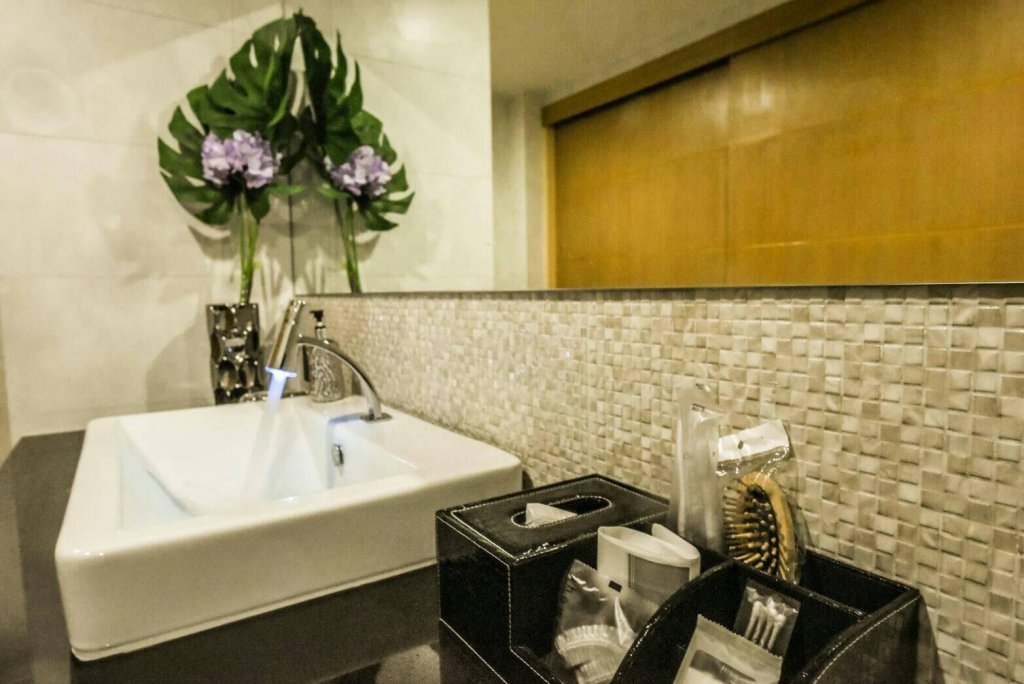 Фото Oneloft Hotel