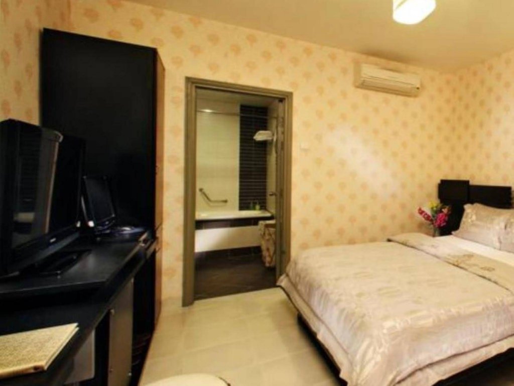 Фото A&em - The Petit Hotel