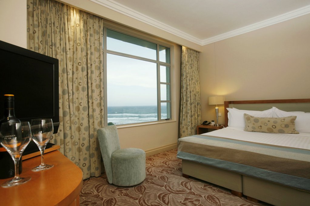 Фото Suncoast Hotel
