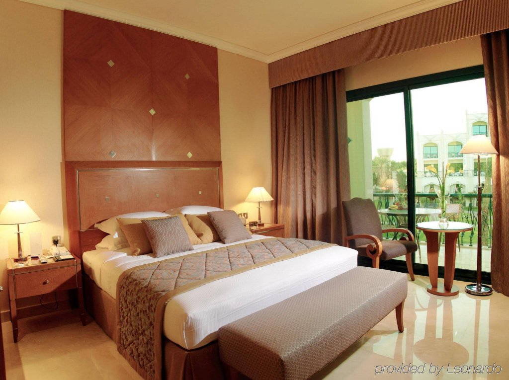 Фото Al Ain Rotana