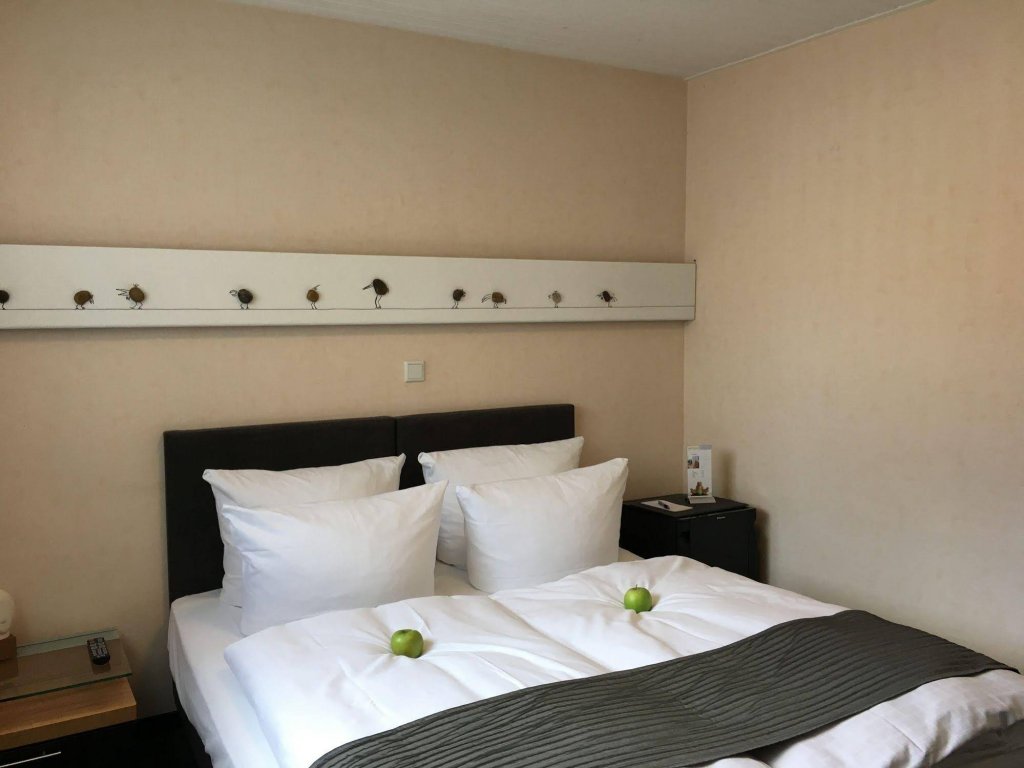 Фото Hotel H. E. Y. M. A. N. N.