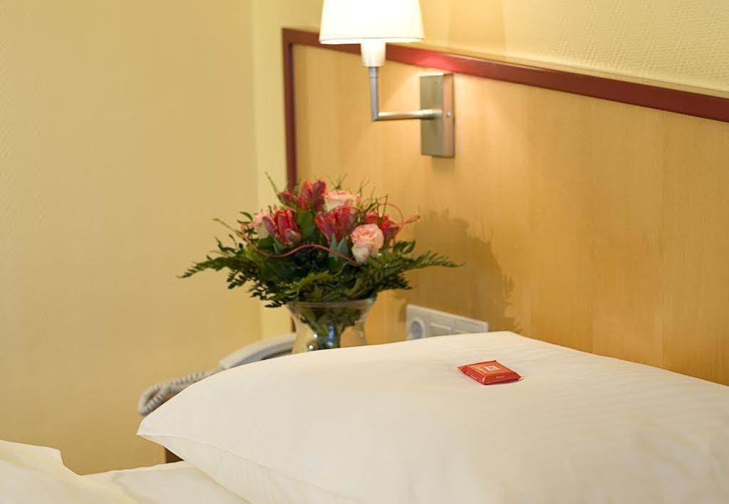 Фото Montana Hotel