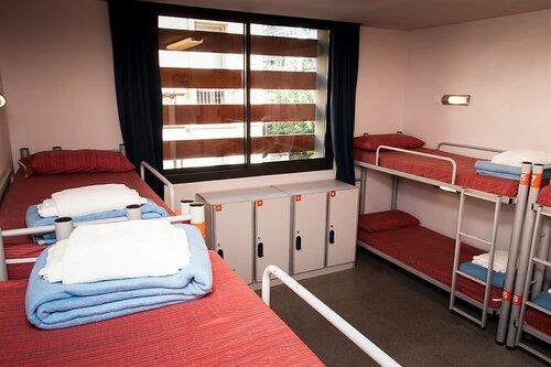 Хостел Youth Hostel Pere Tarres в Каталонии