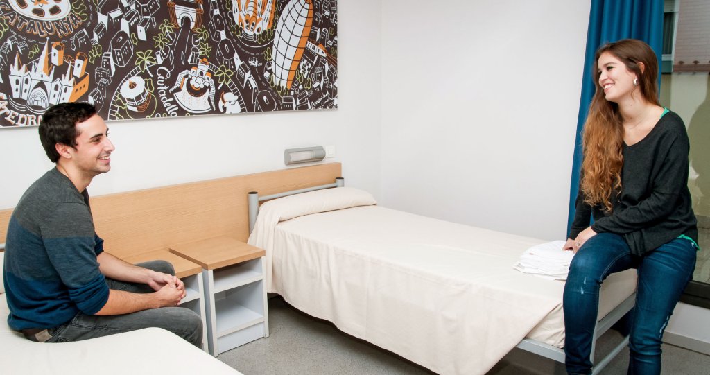 Фото Youth Hostel Pere Tarres