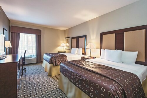 Внешний вид отеля La Quinta Inn & Suites by Wyndham Lancaster в Восточном Лампетере Тауншипе, фото 2