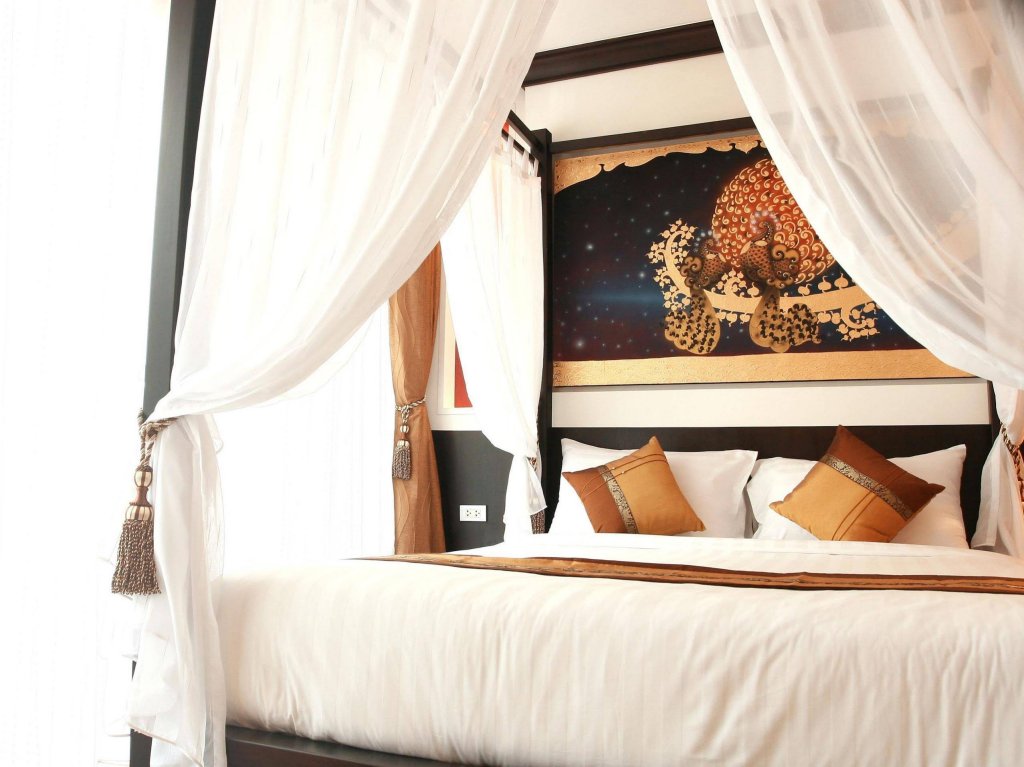 Фото Mirth Sathorn Hotel