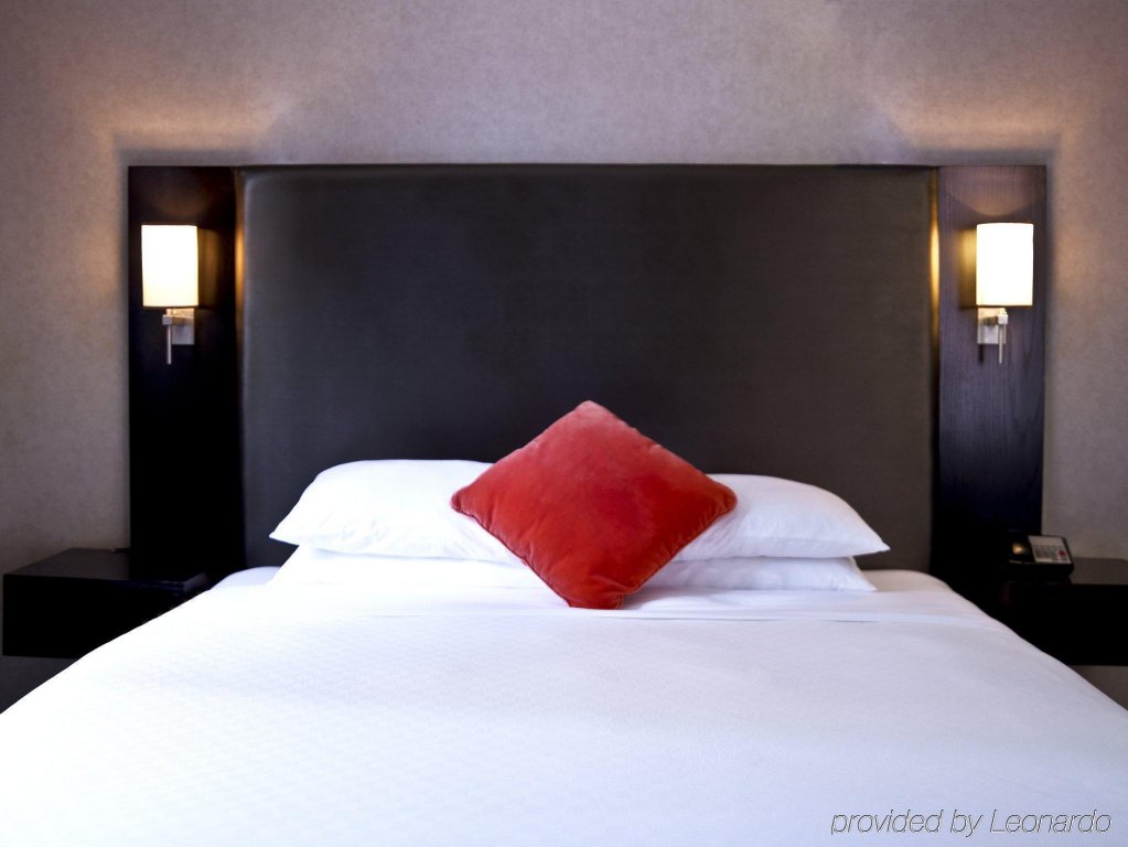 Фото Ameritania Hotel at Times Square