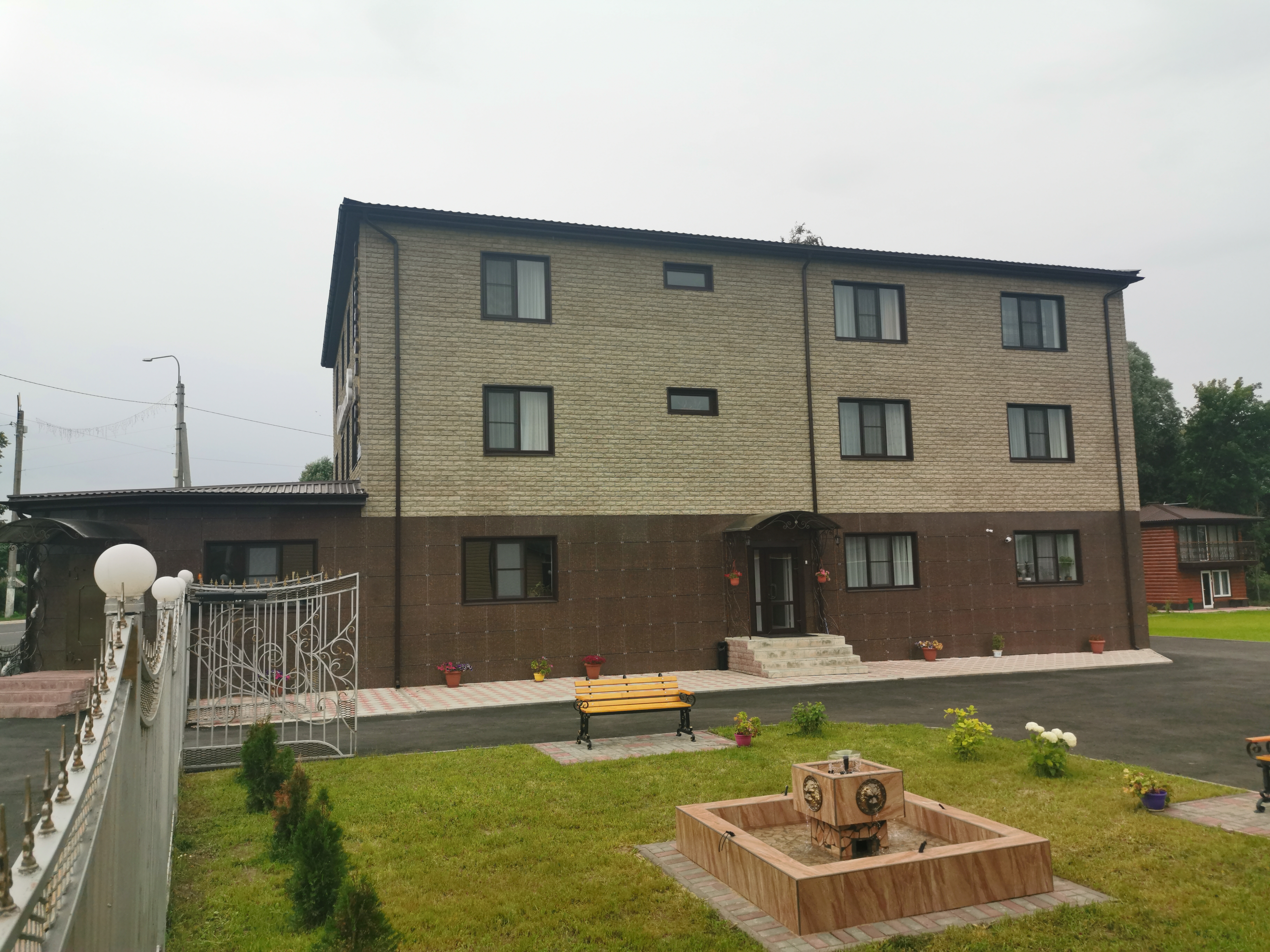 Фото отеля 1