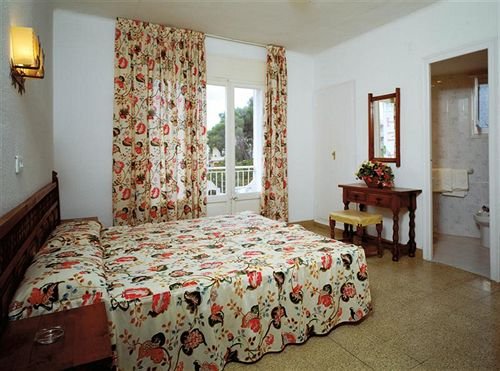 Фото Hotel Garbí Park 