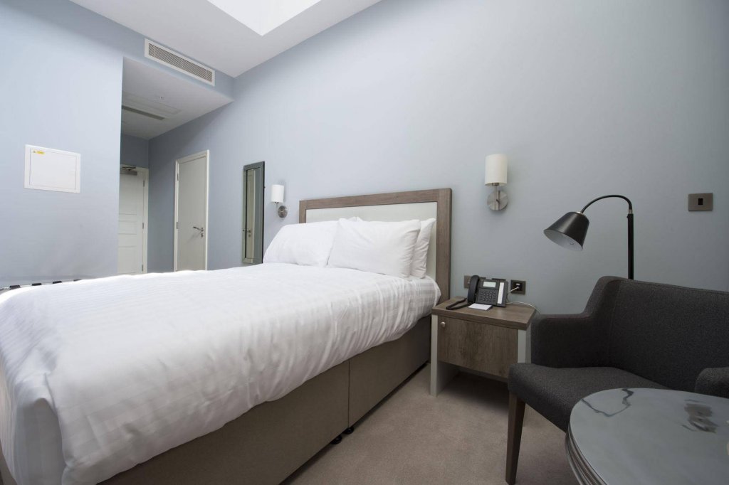 Фото Yarrow Hotel