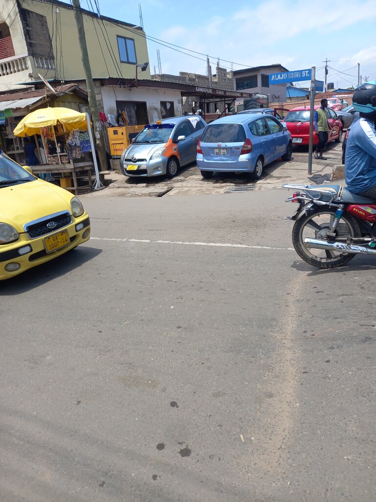 Car wash Unique Car Washing Bay, Accra, photo