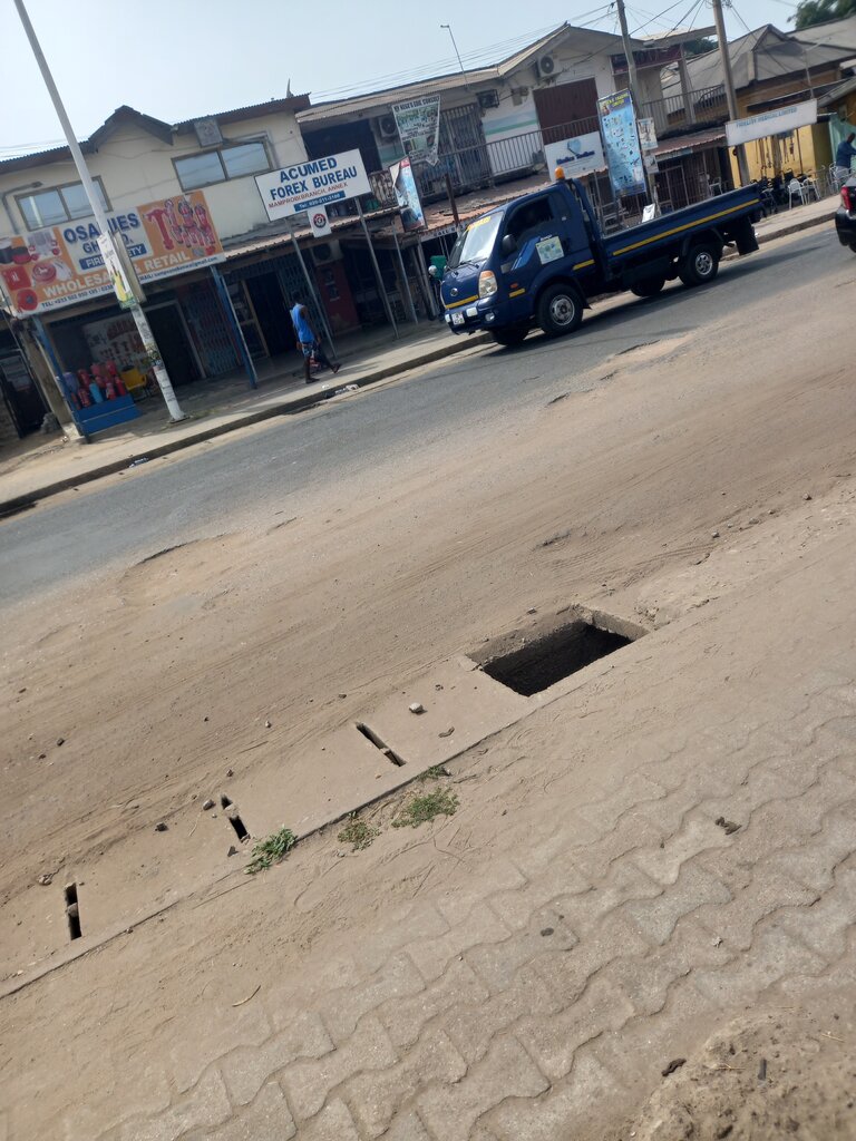 Clothing store Royal Boutique, Accra, photo