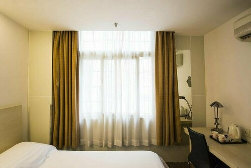 Гостиница Home Inn Yanji Jiefang Road Pedestrian Street в Гирине