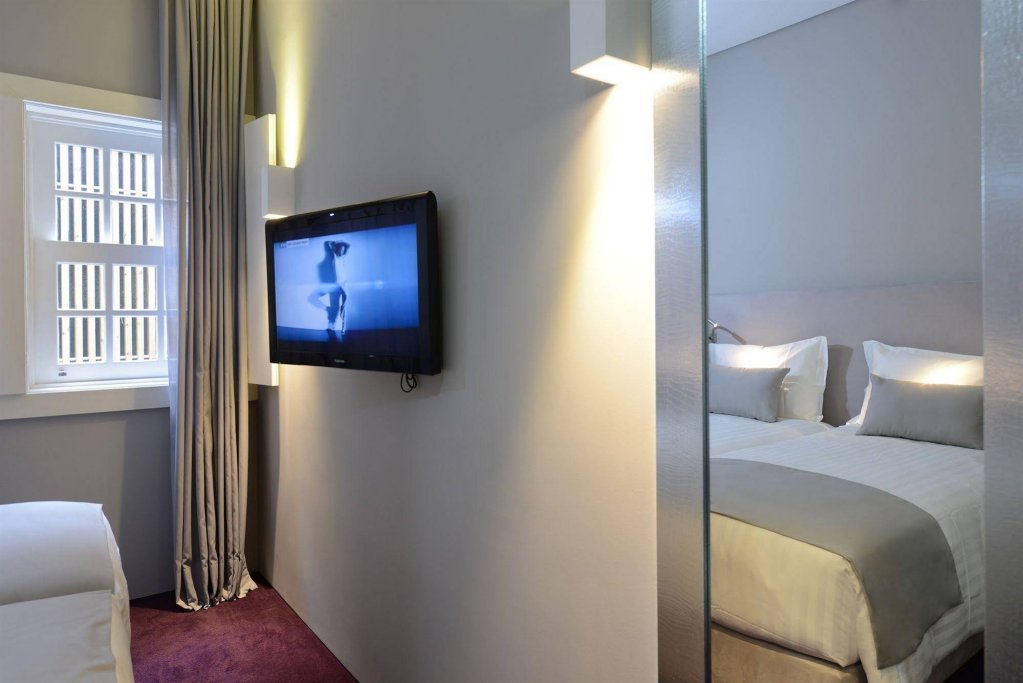 Фото Emaj Guimarães Boutique Hotel