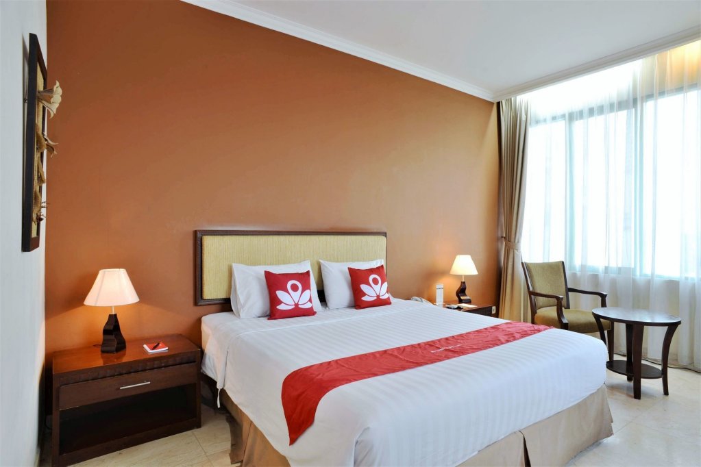 Фото Zen Premium Near Grand Indonesia Mall